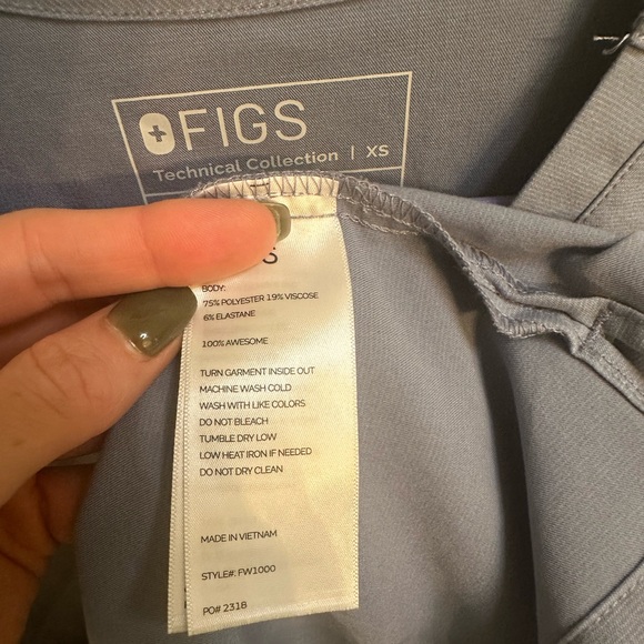 Figs scrub top - Picture 2 of 2